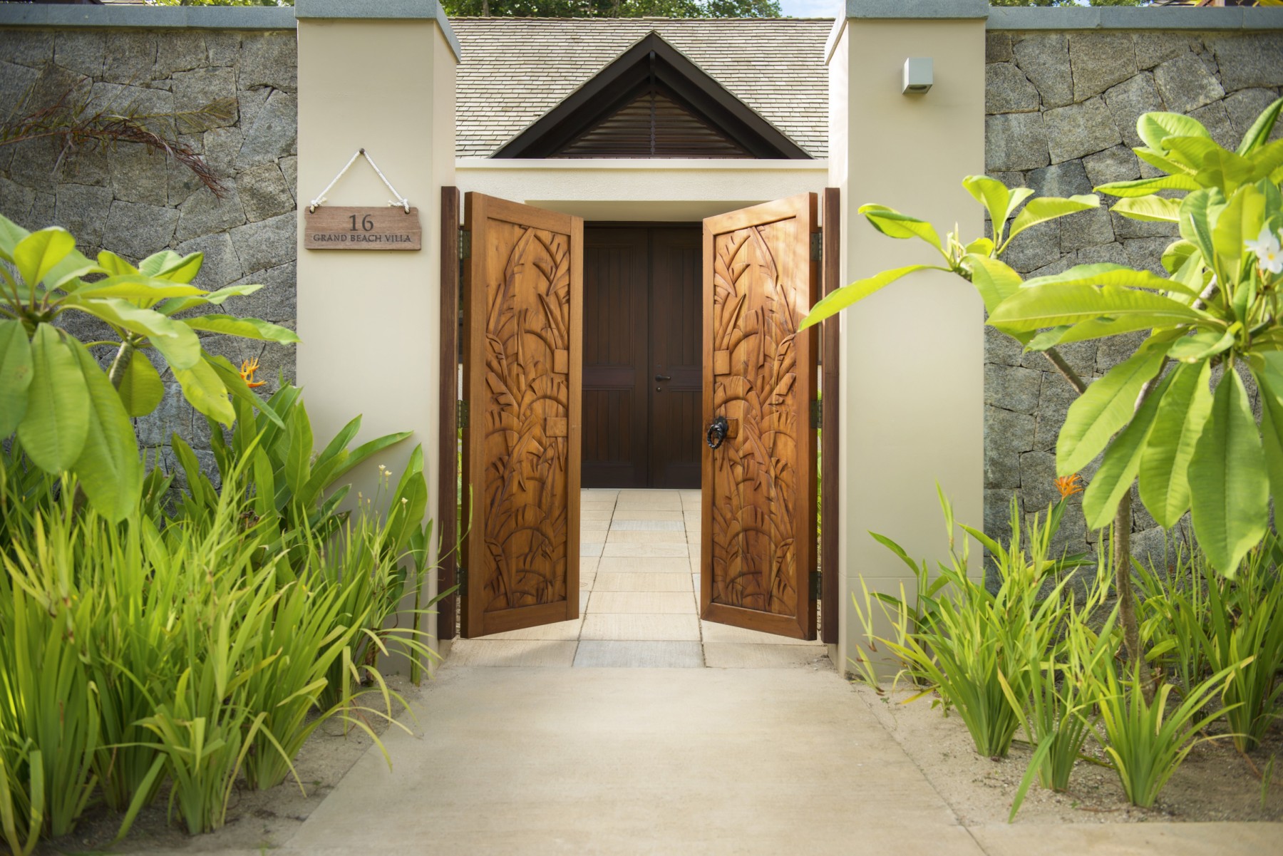 Grand Beach Villa